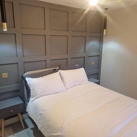 Collier'S Wood En-Suite Apartments Londra Exterior foto