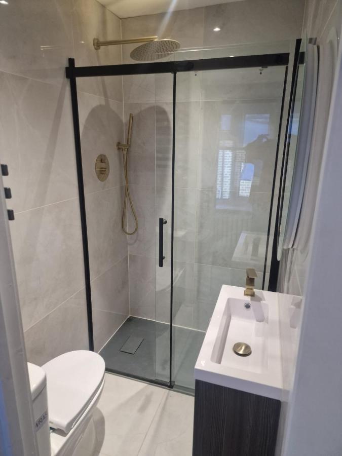 Collier'S Wood En-Suite Apartments Londra Exterior foto
