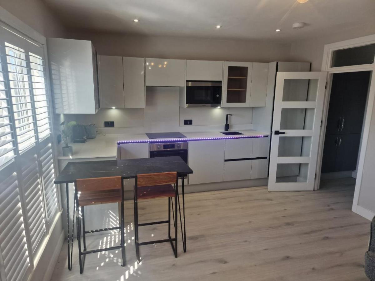 Collier'S Wood En-Suite Apartments Londra Exterior foto